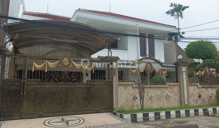 Rumah Classic Semi Furnished Sudah Renovasi Di Dharmahusada Indah 1