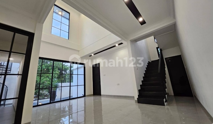 For Sale New American Classic House in Rungkut Asri, Fresh, Near Ubaya, Tenggilis, Transmart. 2