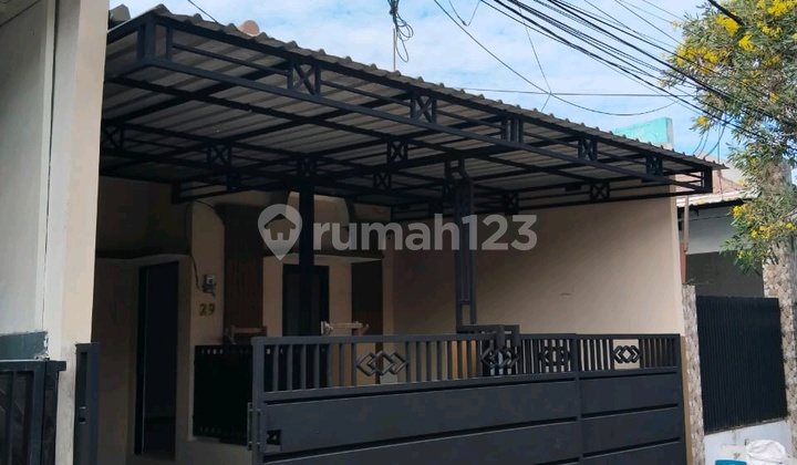 BARU RENOVASI, rumah Taman Wiguna Selatan dekat Sekolah Pelayaran, UPN