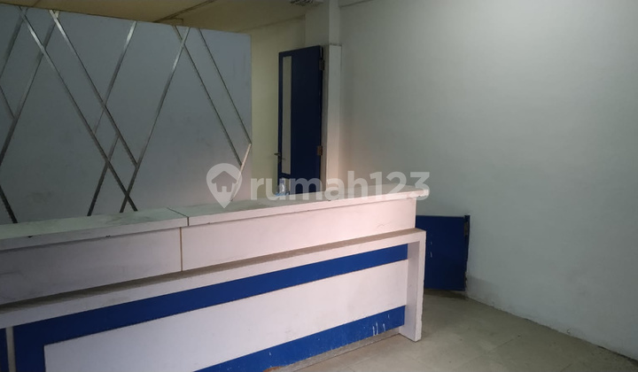 Silver East Shop House Facing Main Road 2