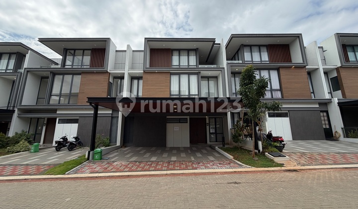 Dijual Rumah Mewah 3 Lantai di Cluster Premium Kota Wisata Rumah SHM Bagus di Blok Sm 7, Cluster Antherton Kota Wisata Residence Blok Sm 7 No.10, Ciangsana, Gunung Putri, Bogor, Jawa Barat, Indonesia, 16968, Kota Wisata Dijual Rumah Mewah 3 Lantai di Cluster Premium Kota Wisata Rumah SHM Bagus di Blok Sm 7, Cluster Antherton Kota Wisata Residence Blok Sm 7 No.10, Ciangsana, Gunung Putri, Bogor, Jawa Barat, Indonesia, 16968, Kota Wisata