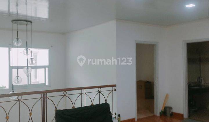 Rumah Dikontrakan Semi Furnished di Raffles Hills, Jakarta Timur 1