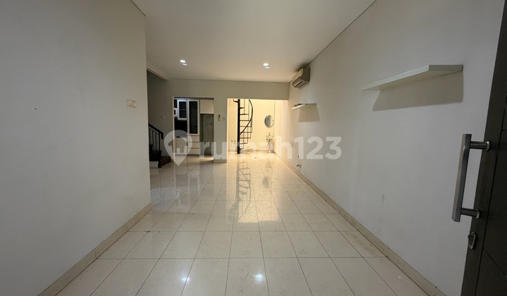 Jual Murah Rumah Semifurnish 2 Lantai di Raffles Hills 2