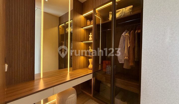 KPR Eligible, House, 2 Floors, Near Shopping Center, Installment Plans Available. 10