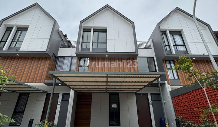 Rumah 3 Lantai Semi Furnished di Kota Wisata, Jakarta Timur 1