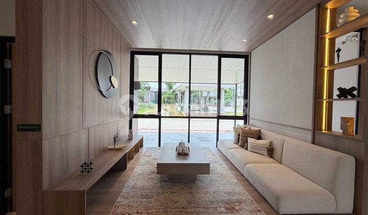 KPR Eligible, House, 2 Floors, Near Shopping Center, Installment Plans Available. 6