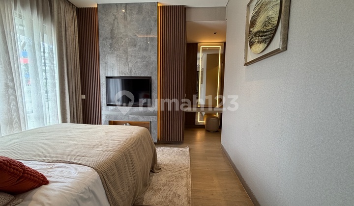 KPR Eligible, House, 2 Floors, Near Shopping Center, Installment Plans Available. 8