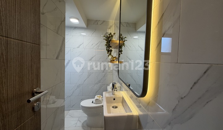 KPR Eligible, House, 2 Floors, Near Shopping Center, Installment Plans Available. 4