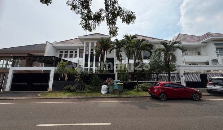 Rumah Gandeng Luas Hampir 1000 Meter di Boulevard Kota Wisata Rumah Gandeng Luas Hampir 1000 Meter di Boulevard Kota Wisata