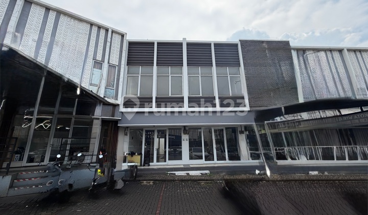 Ruko Gandeng Hadap Boulevard Kota Wisata Siap Pakai dan Premium Location Ruko di Compark Kota Wisata, Jl. Canadian Broadway, Limus Nunggal, Cileungsi, Bogor, Jawa Barat, Indonesia, 16820, Kota Wisata 120.0 M² Ruko Gandeng Hadap Boulevard Kota Wisata Siap Pakai dan Premium Location Ruko di Compark Kota Wisata, Jl. Canadian Broadway, Limus Nunggal, Cileungsi, Bogor, Jawa Barat, Indonesia, 16820, Kota Wisata 120.0 M²
