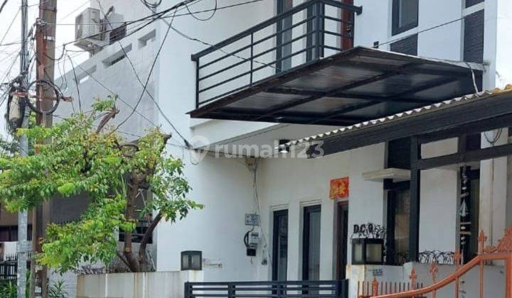 Rumah Cantik 3 Lantai Daerah Cengkareng Indah 1