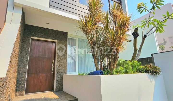 FOR RENT Luxury House with modern design (newly renovated) in Pejaten