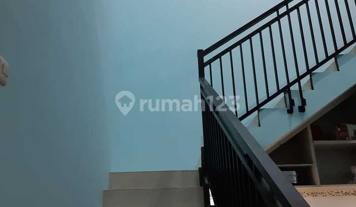 Dikontrakkan Rumah 2 Lantai Siap Huni Di Kemang  2