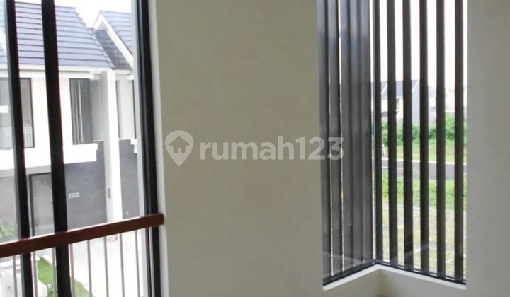 Disewakan Rumah Northwest Lake 2 Lantai 2