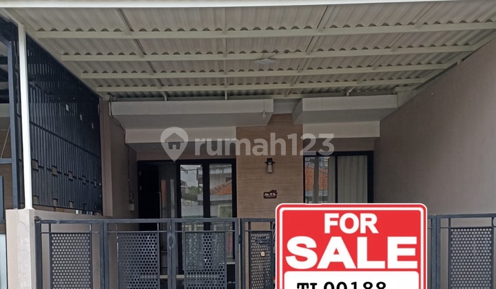 Dijual Rumah di Lebak Arum