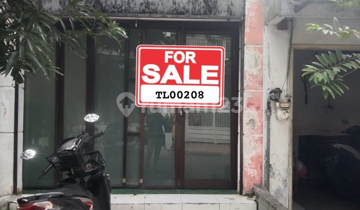 For Sale 3-Story House in Bratang Gede, Ngagel Rejo