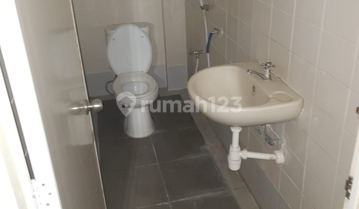 For Rent Shop House Bintaro Ketampon Dr. Sutomo Shop House on Dr. Sutomo Unfurnished 2