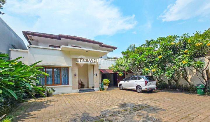 Jual Rumah Area Komersil Pinggir Jalan di Jl Pangeran Antasari 1