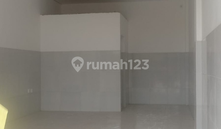 Store at Tanah Lot Main Road, Tourist Location and Busy