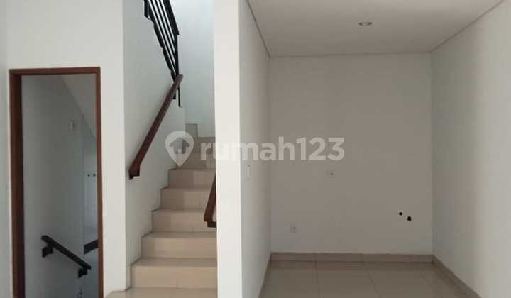Rumah Modern 2 Lantai di Renon, LT 106M² 2