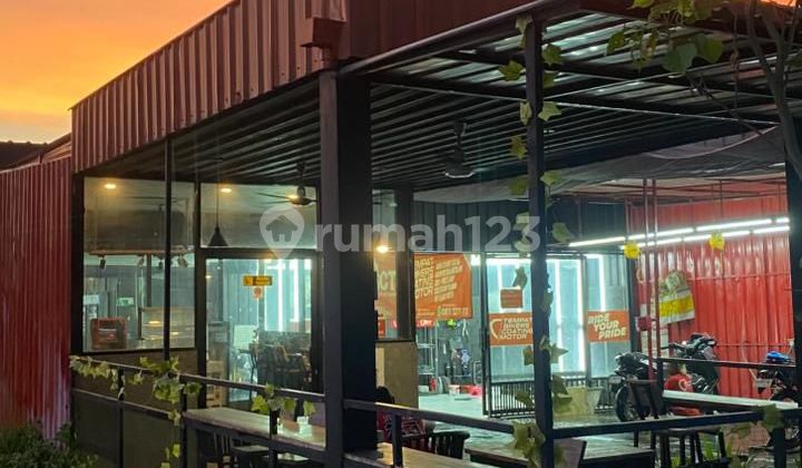 Strategic Semi-Furnished Shop in Tanah Lot