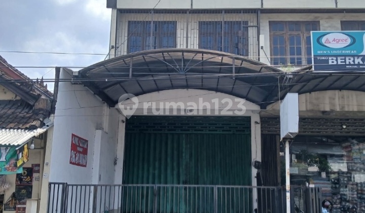 3-Story Shop House on Setiabudi Street Denpasar 3-Story Shop House on Setiabudi Street Denpasar
