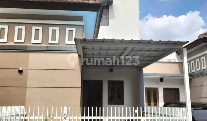 Rumah 2 Lantai 3 KT di Kesiman, Dekat Living World