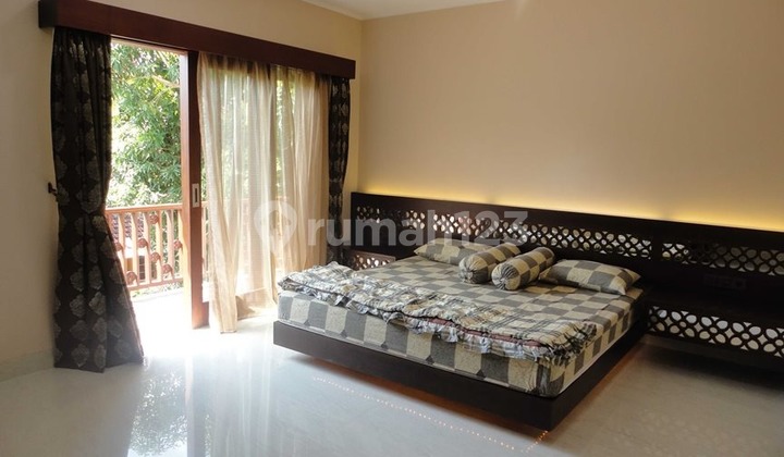 Luxury 2-Story Villa in Benoa, Land Area 145 M2 and Building Area 300 M2 Luxury 2-Story Villa in Benoa, Land Area 145 M2 and Building Area 300 M2