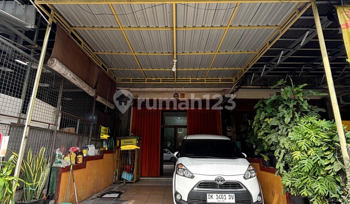 Investment in a 3-Story Shop House, Busy Location Near Santo Yoseph School