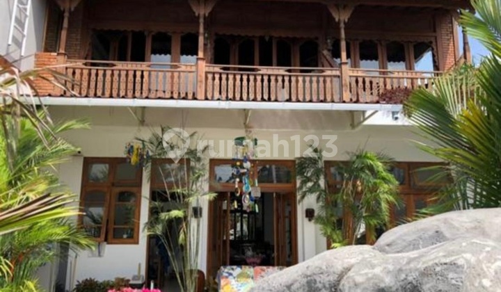 Rent Joglo Villa 200 m², Private Pool, Prime Location