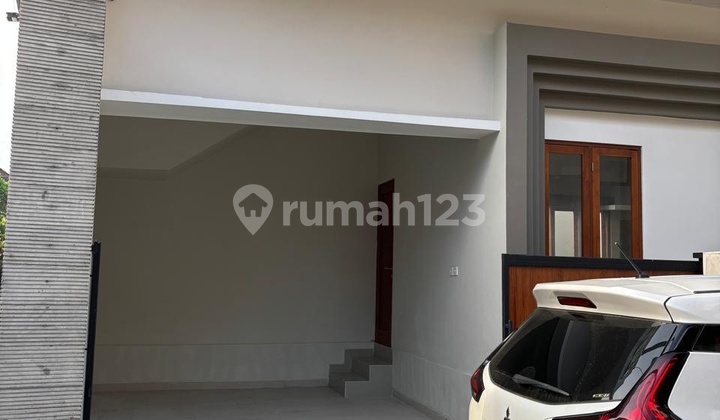 2-Story New House with 3 Bedrooms in Denpasar Tinur