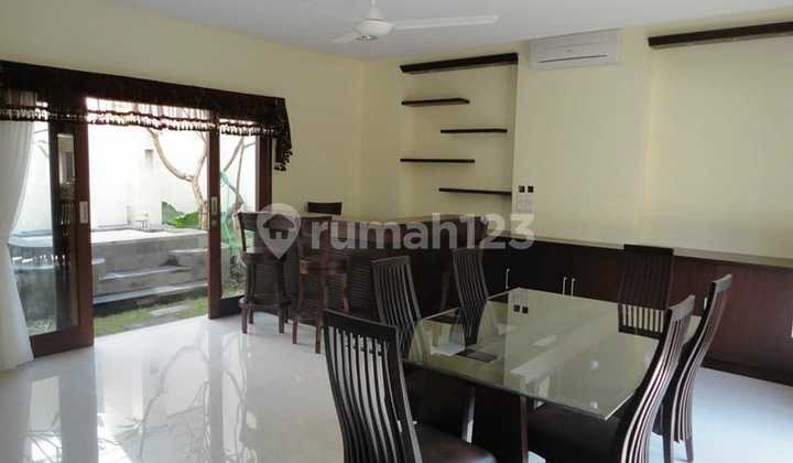 Luxury 2-Story Villa in Benoa, Land Area 145 M2 and Building Area 300 M2 Luxury 2-Story Villa in Benoa, Land Area 145 M2 and Building Area 300 M2