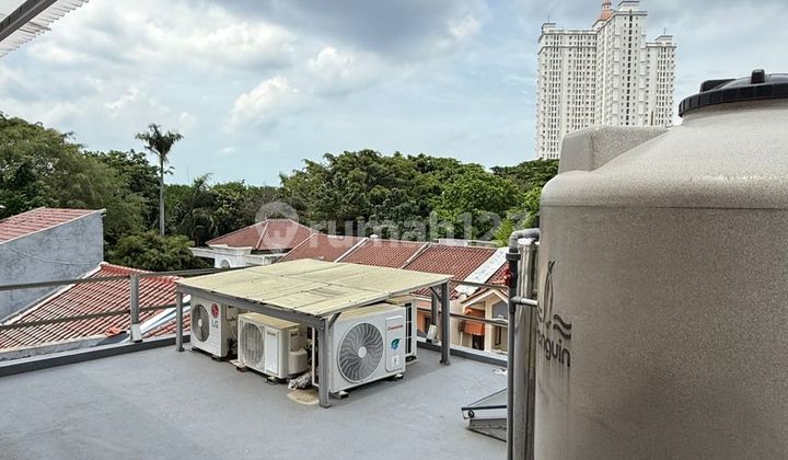 House in Sunter, Tirta Taman Complex, Sunter Jaya, North Jakarta 2