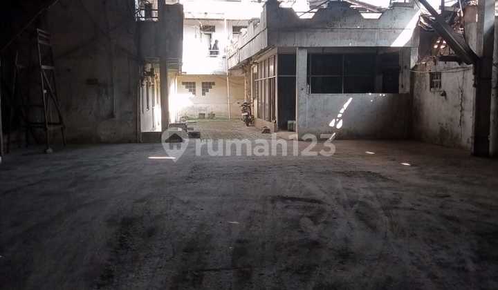 Old Warehouse Strategic Location on the Side of Narogong Road