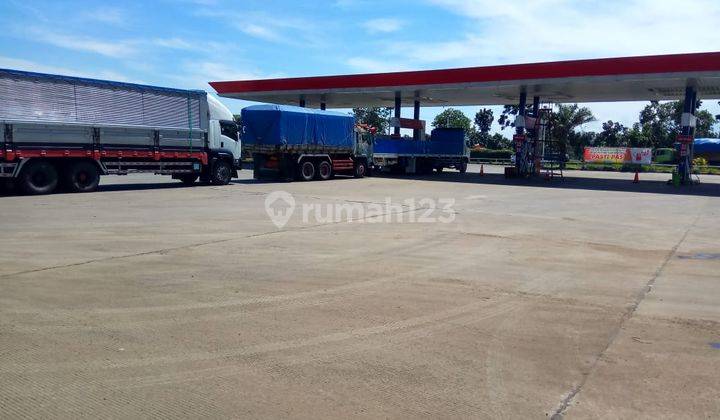 Gas Station on the Purbaleunyi Cileunyi Toll Road towards Jakarta