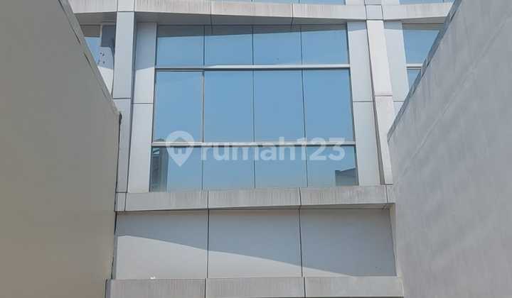 4-Story Ready-to-Use Shop House in PIK, North Jakarta