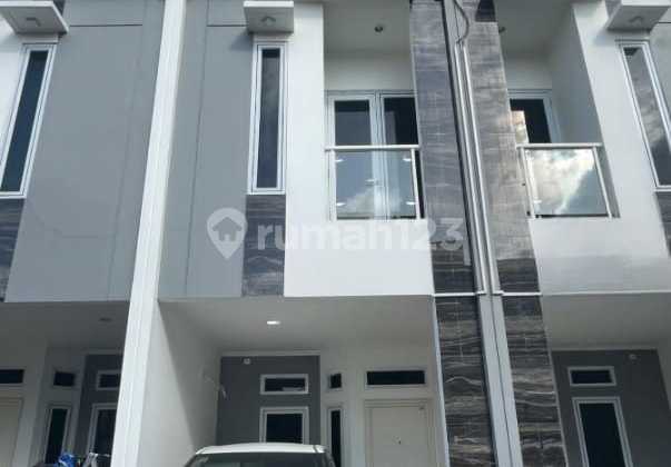 Rumah Cantik Strategis Cluster di Jatinegara Lio Cakung Jakarta Timur