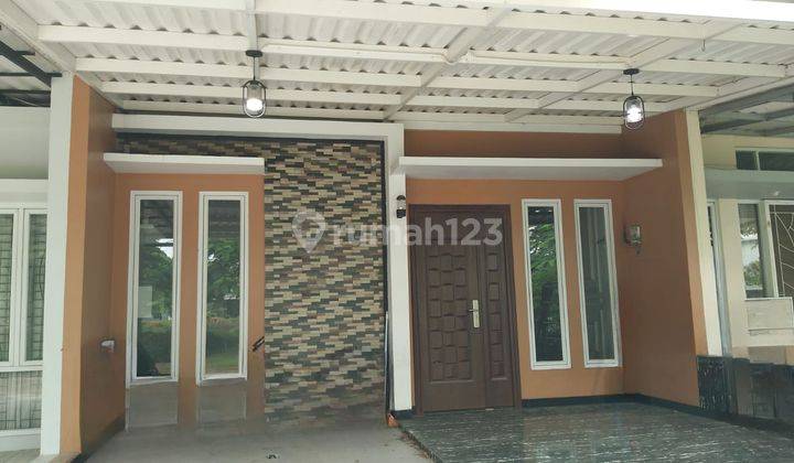 Dijual Cepat Rumah di Mutiara Gading City Cluster Manhattan Depan Taman , Bekasi 1