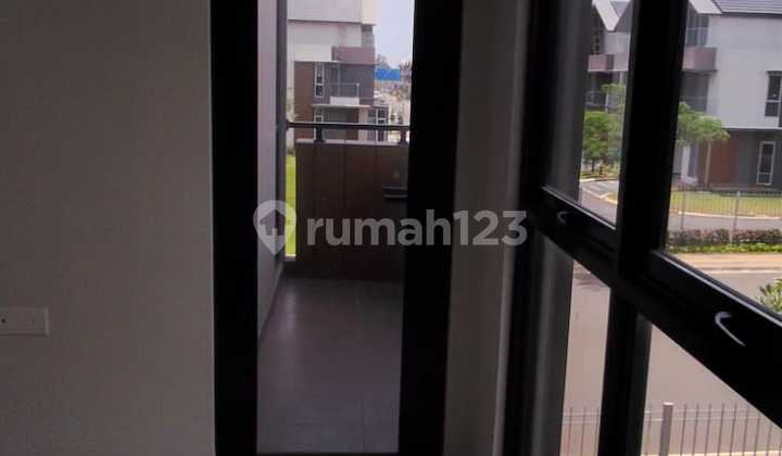 House in Sumarecon Crown Gading Bekasi 2