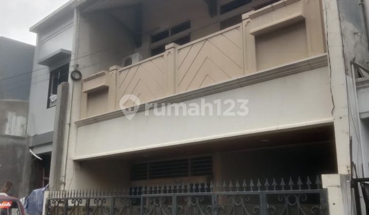 Rumah 2,5 Lantai di Senen Jakarta Pusat Rumah 2,5 Lantai di Senen Jakarta Pusat
