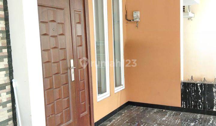 Dijual Cepat Rumah di Mutiara Gading City Cluster Manhattan Depan Taman , Bekasi 2