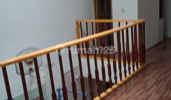 Rumah Gandeng Bagus 2Lt di Kayu Putih Jaktim