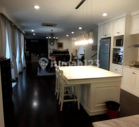 Rumah Mewah Asri & Aman Dilengkapi dengan Kolam Renang di Town House Fatmawati Jakarta Selatan Rumah Mewah Asri & Aman Dilengkapi dengan Kolam Renang di Town House Fatmawati Jakarta Selatan