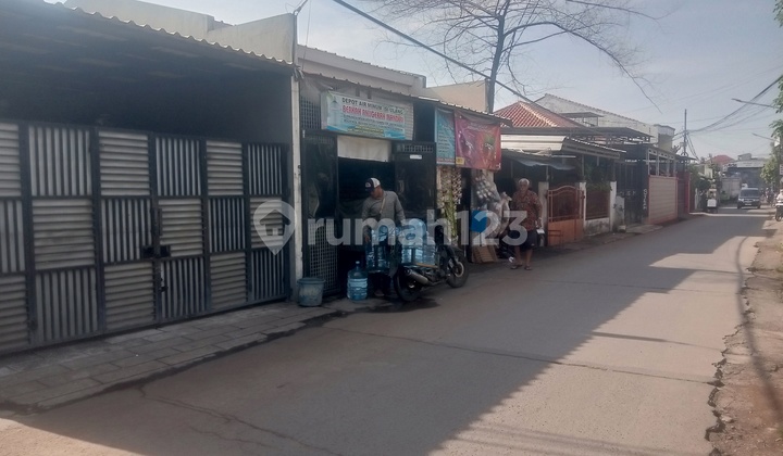 Rumah Murah + 2 Kios Pinggir Jalan Bintara Bekasi 2