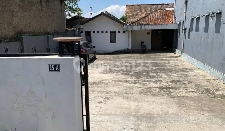 Tanah dan heleran dekat alun-alun Ciparay Tanah dan heleran dekat alun-alun Ciparay