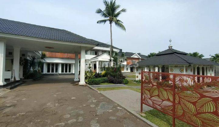 Rumah Villa Pinggir Jalan Raya Kodisi Cocok Untuk Tempat Usaha  1