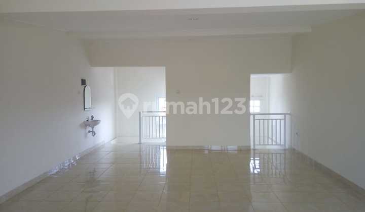 For Sale: 4-Story Comfortable Shophouse Ready for Use, Location in Sayap BKR, Bandung 2