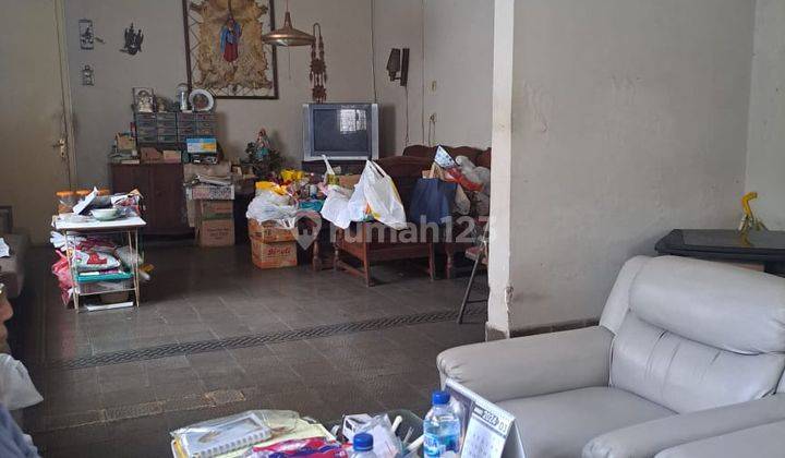 Dijual Rumah Tua Terawat Nyaman Siap Huni Lokasi di Sayap Riau Bandung 2