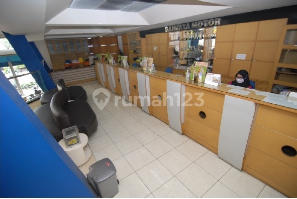Ex Showroom Building Strategic Location on Main Road Sayap Pungkur