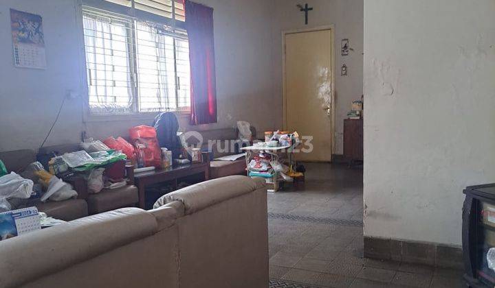 Dijual Rumah Tua Terawat Nyaman Siap Huni Lokasi di Sayap Riau Bandung 1